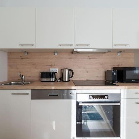 Hm • Sleek 1Br Home With Balcony 维也纳 外观 照片