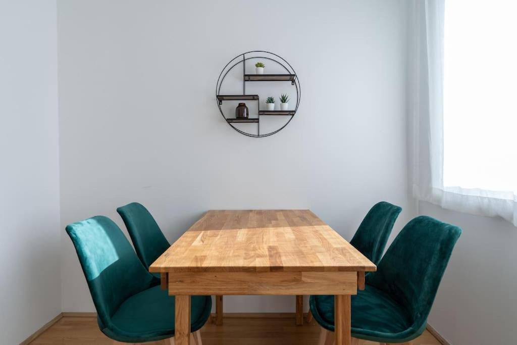 Hm • Sleek 1Br Home With Balcony 维也纳 外观 照片