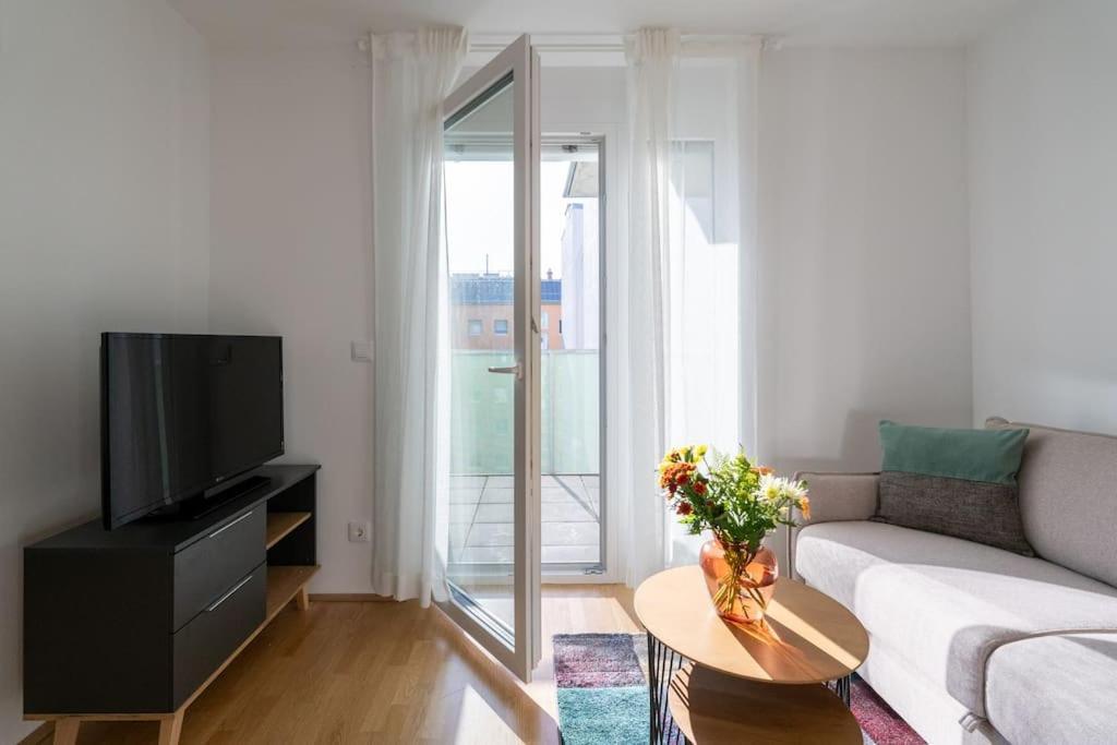 Hm • Sleek 1Br Home With Balcony 维也纳 外观 照片