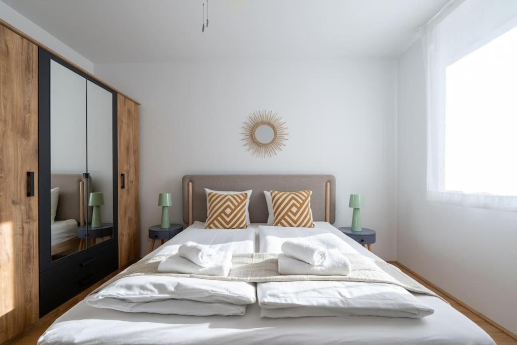 Hm • Sleek 1Br Home With Balcony 维也纳 外观 照片